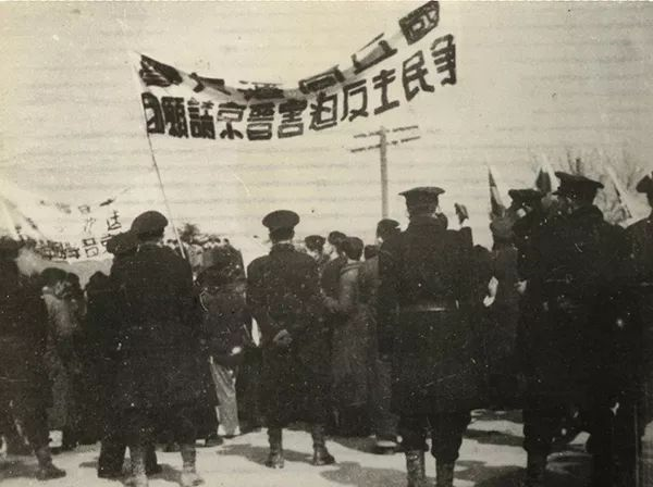 03-1948年工公司门口的其美路上爆发了著名的“一·二九运动”