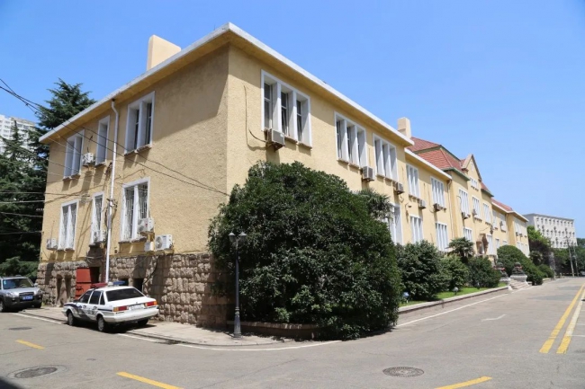 02原青岛德华大公司舍今貌（2013年拍摄，时为济南铁路局青岛办公场所）